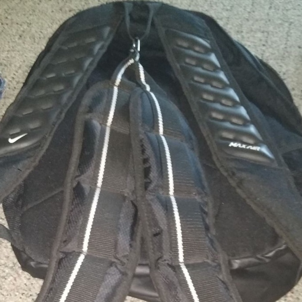nike max air backpack, euc - Picture 8 of 9